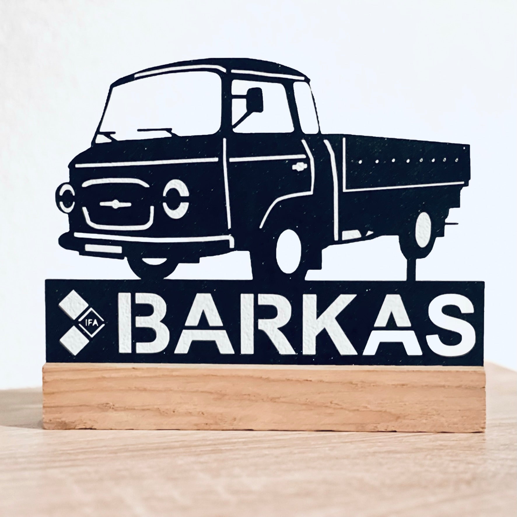 Deko Holzaufsteller IFA Barkas Pritsche Logo